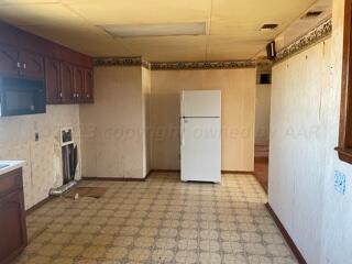 2500 Chestnut Street Amarillo, TX 79107 - Photo 19 of 20 a view of a storage & utility room with washer and dryer