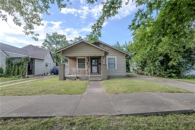 $58,500 | 1104 West 4th Street, Coffeyville, KS 67337