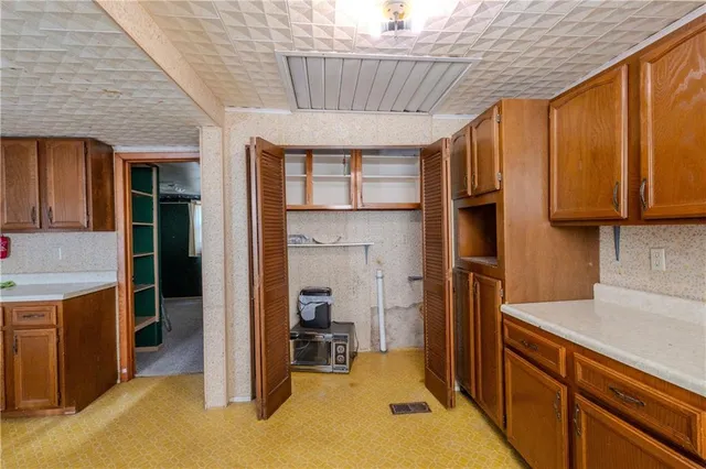 $58,500 | 1104 West 4th Street, Coffeyville, KS 67337