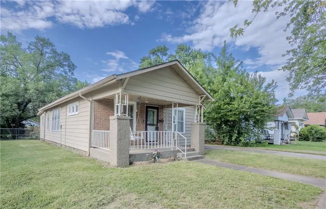 $58,500 | 1104 West 4th Street, Coffeyville, KS 67337