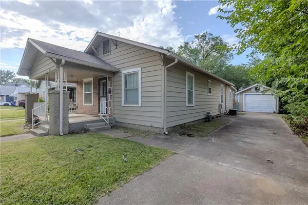 $55,000 | 1104 West 4th Street, Coffeyville, KS 67337