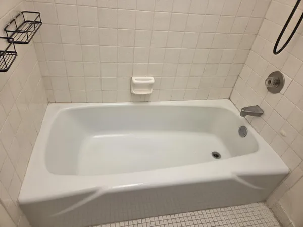 $1,400 | 3750 Inverrary Drive, Unit 2F, Lauderhill, FL 33319