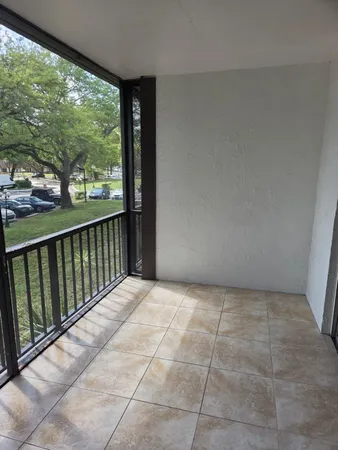 $1,400 | 3750 Inverrary Drive, Unit 2F, Lauderhill, FL 33319