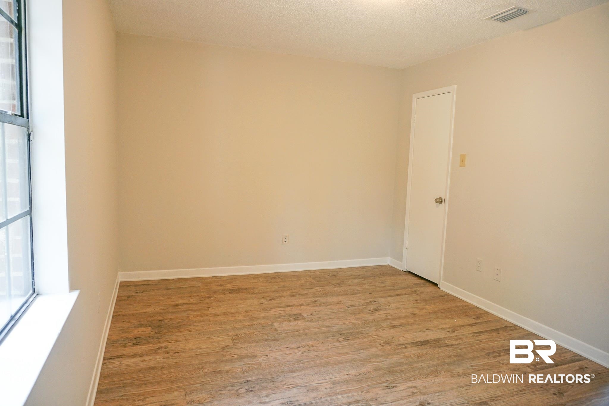 5709 Woodchase Circle West Theodore, AL 36582 - Photo 10 of 14