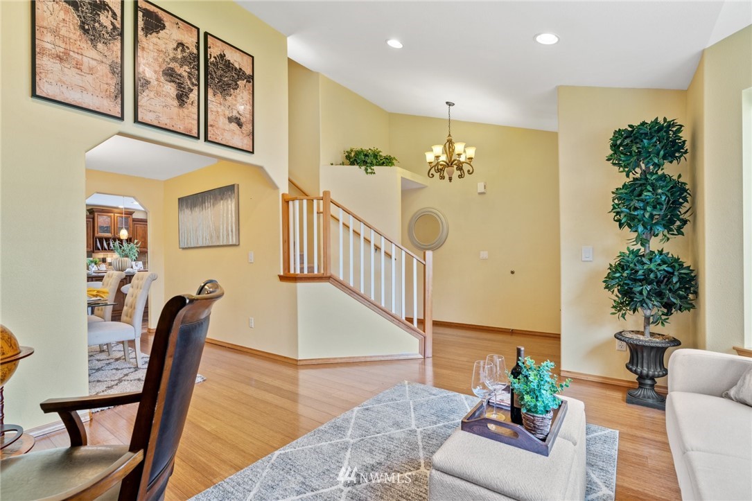 5209 Northeast 10th Place Renton, WA 98059 - Photo 3 of 30