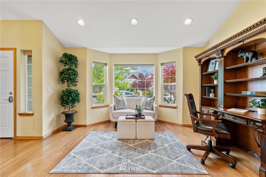 5209 Northeast 10th Place Renton, WA 98059 - Photo 4 of 30