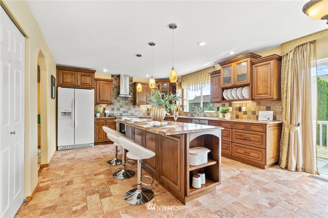 5209 Northeast 10th Place Renton, WA 98059 - Photo 7 of 30