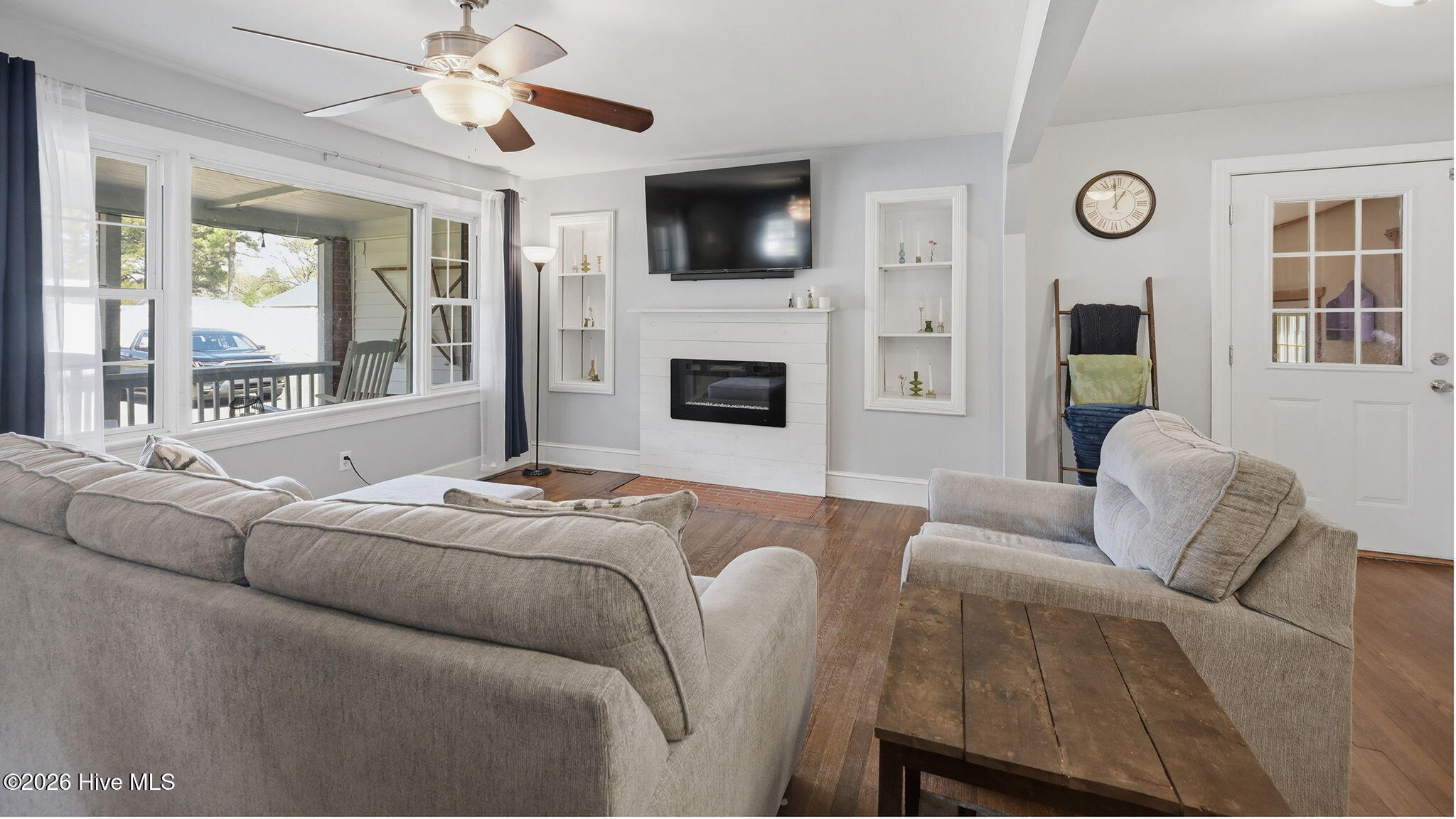 296 Sixth Street Ayden, NC 28513 - Photo 11 of 53 Living Room View 5