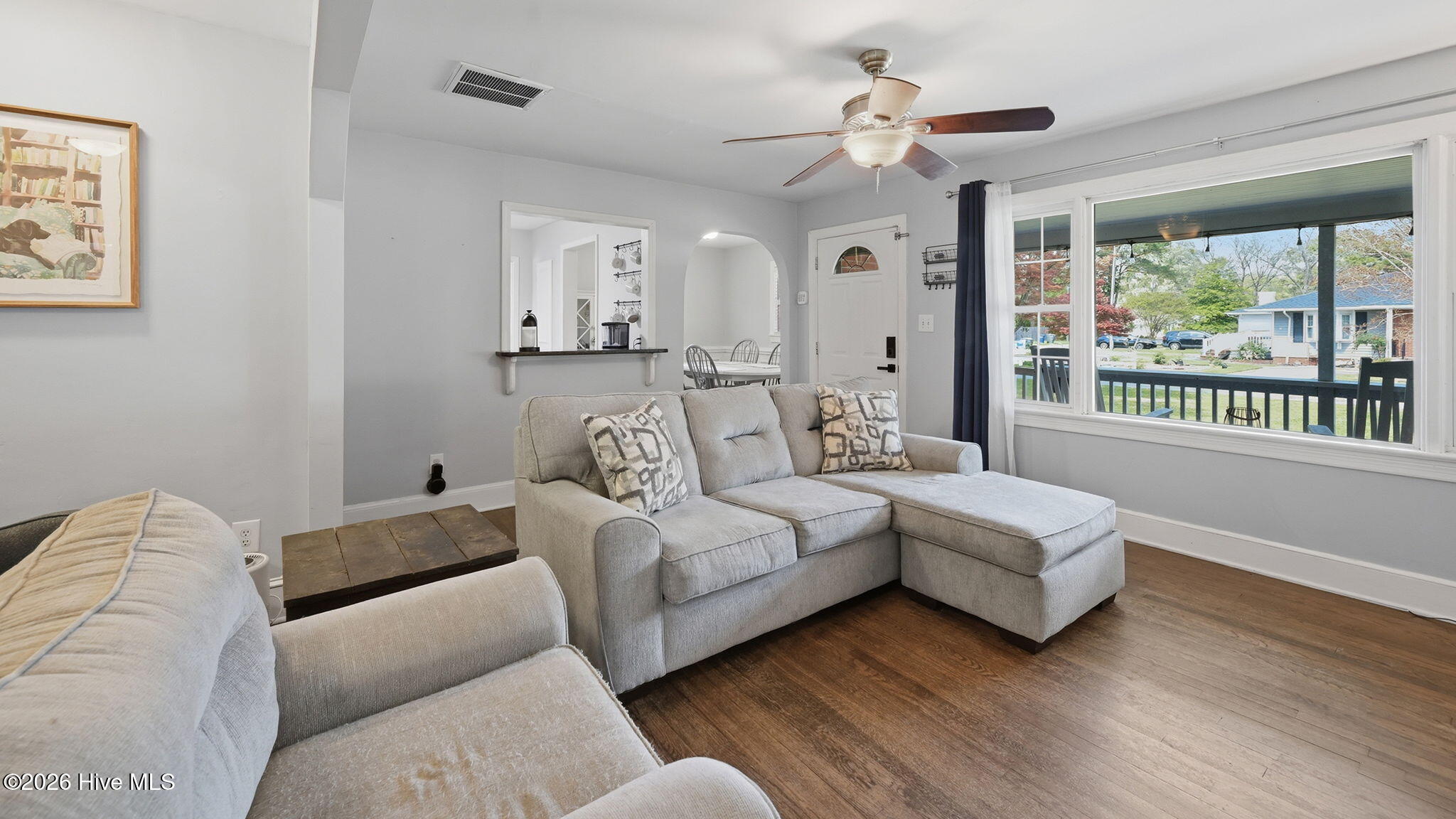 296 Sixth Street Ayden, NC 28513 - Photo 6 of 53 Living Room