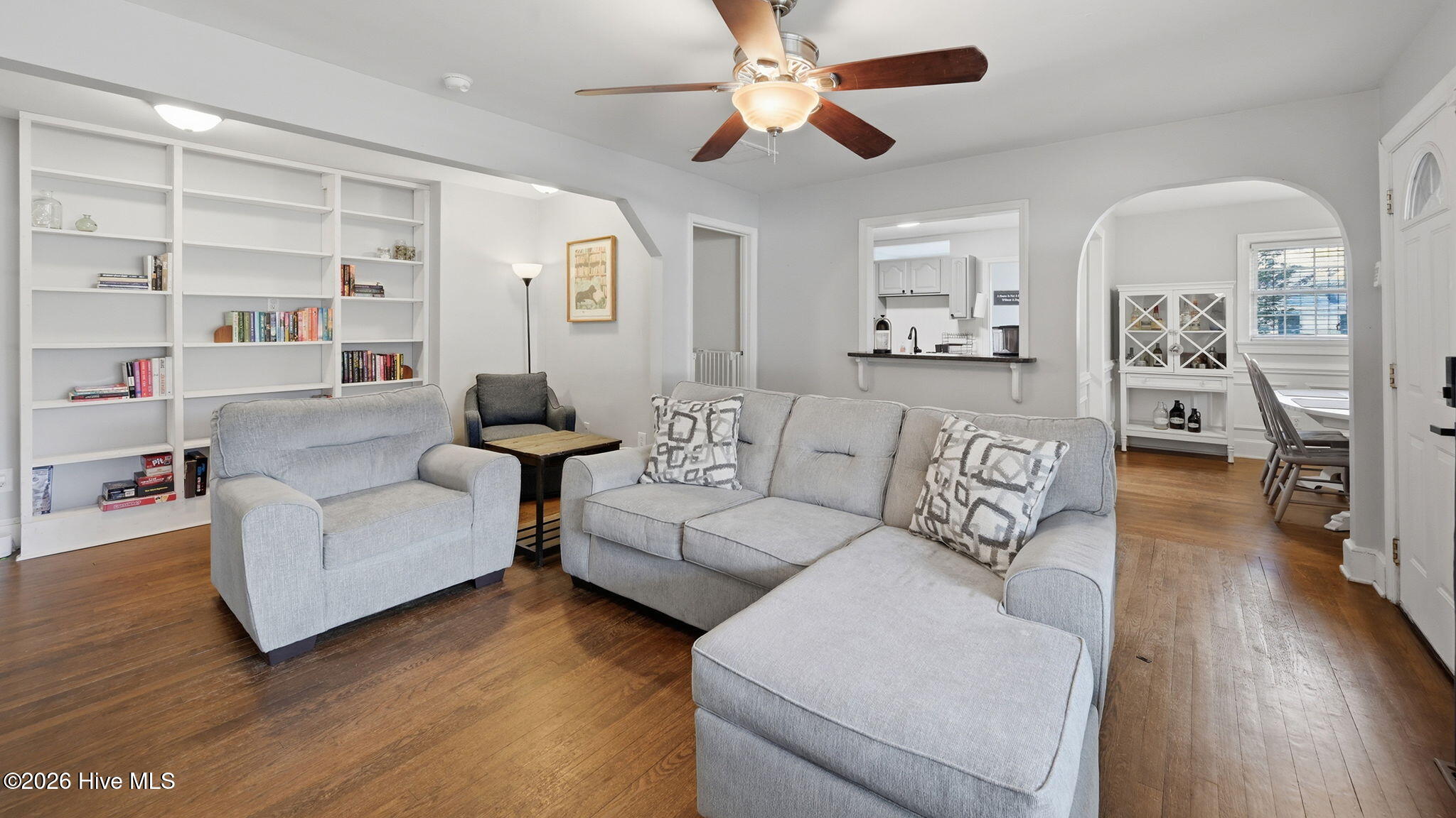 296 Sixth Street Ayden, NC 28513 - Photo 7 of 53 Living Room View 2