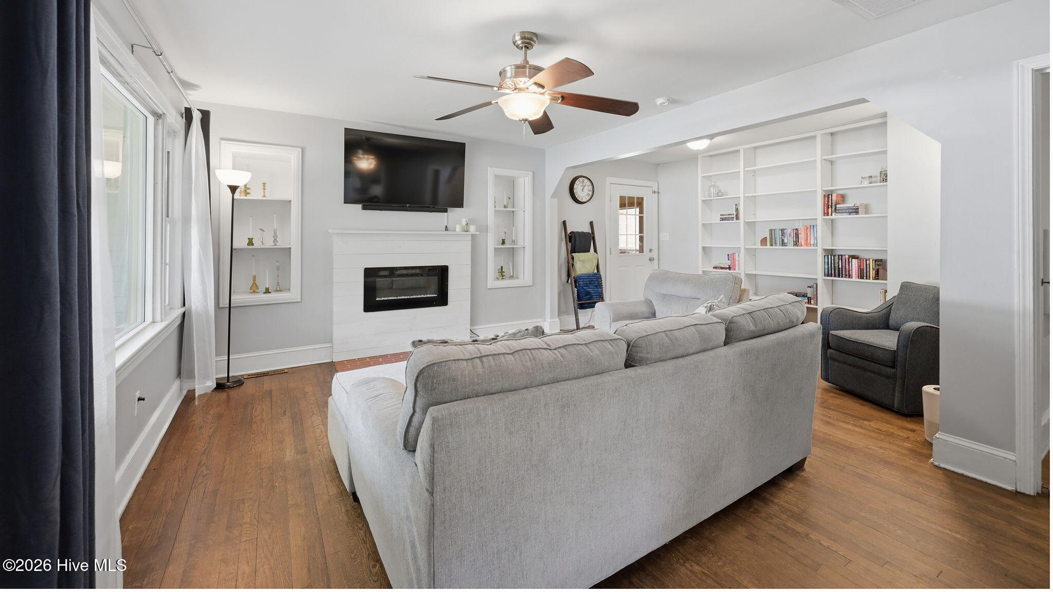 296 Sixth Street Ayden, NC 28513 - Photo 9 of 53 Living Room View 3