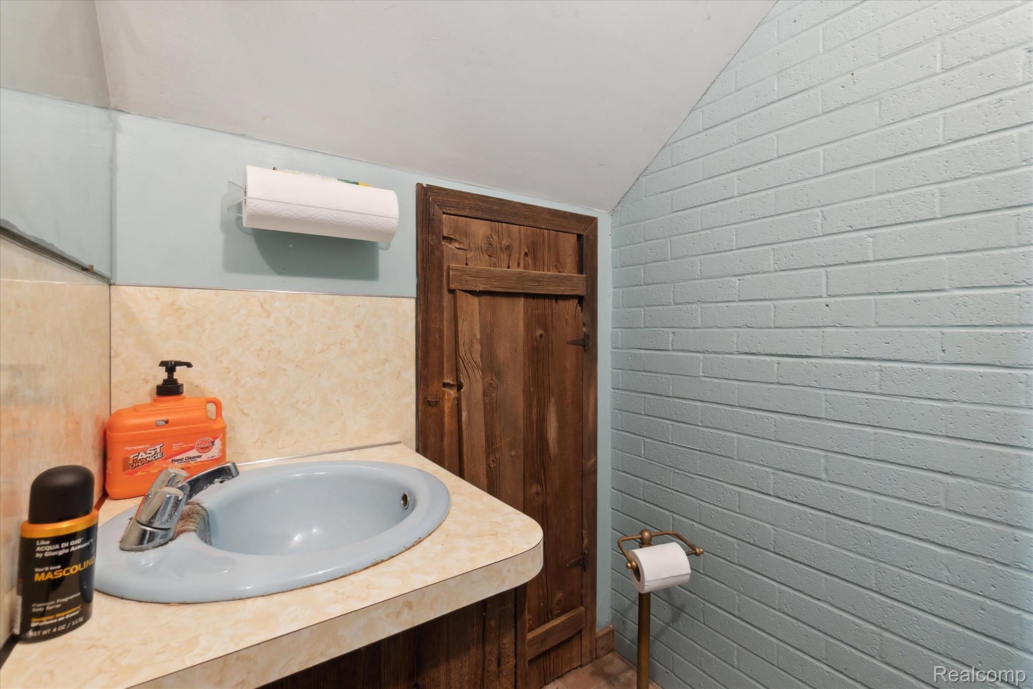3435 Dietz Road Williamston, MI 48895 - Photo 17 of 49 30-3435-Dietz-Rd-Williamston-MI-48895-WindowStill-37.jpg
