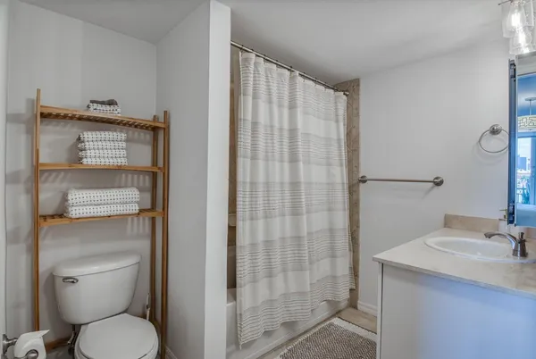 $2,700 | 600 South Dixie Highway, Unit 254, West Palm Beach, FL 33401