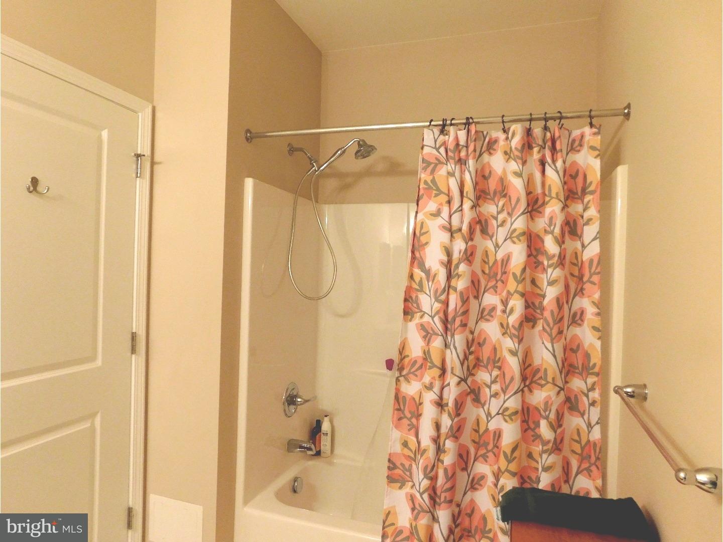 213 Raphael Court Williamstown, NJ 08094 - Photo 14 of 22 Bathroom