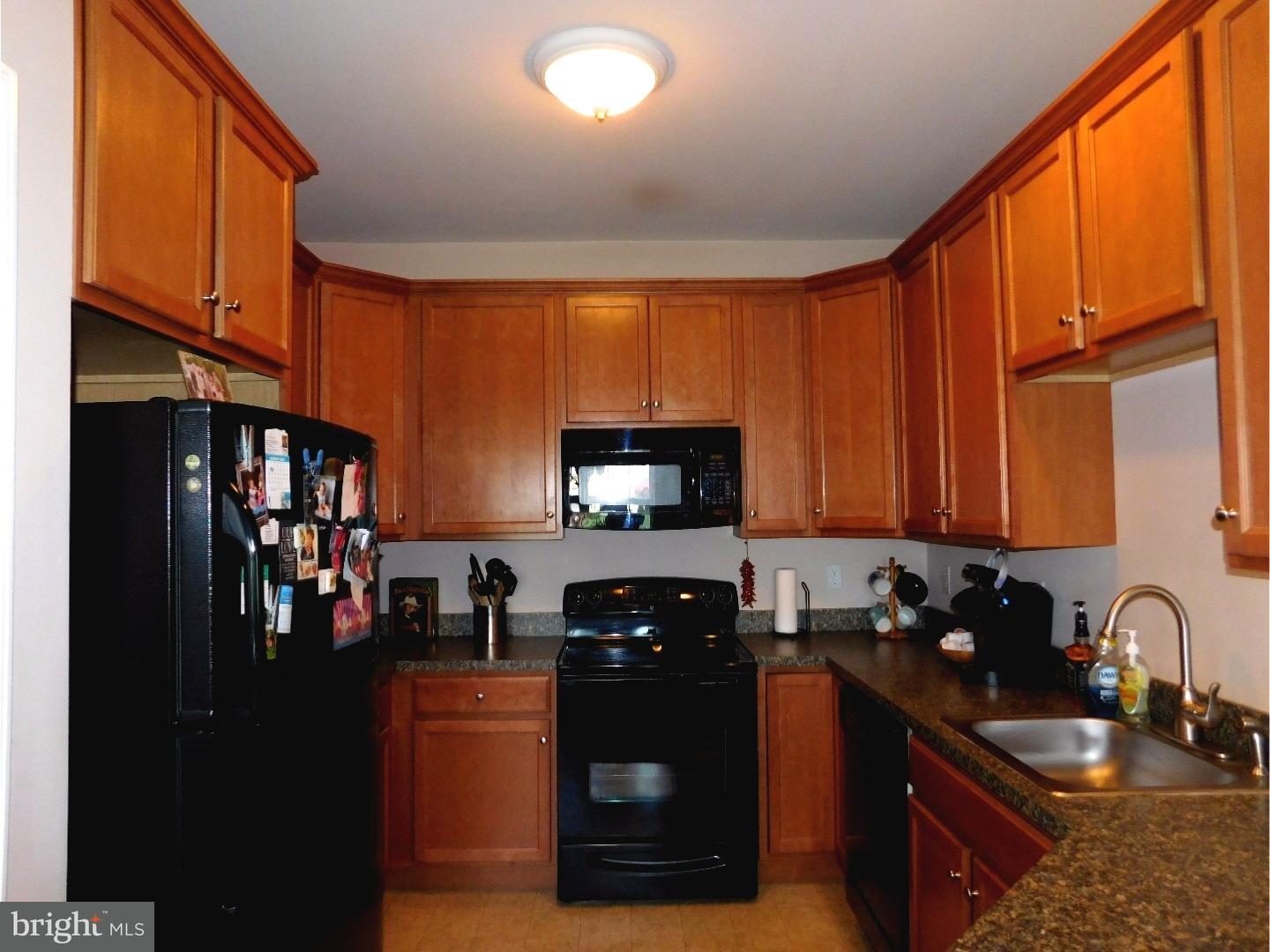 213 Raphael Court Williamstown, NJ 08094 - Photo 10 of 22 Kitchen
