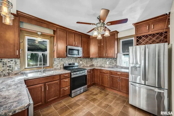 $159,900 | 208 West North Street, Knoxville, IL 61448