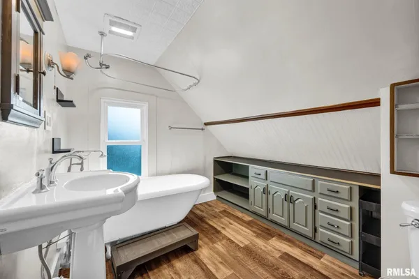 $159,900 | 208 West North Street, Knoxville, IL 61448