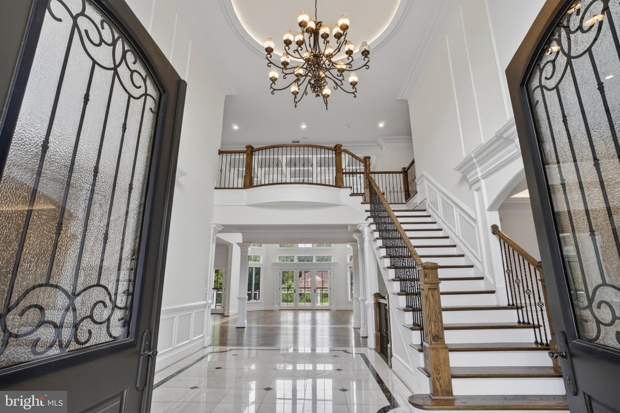 7112 Georgetown Pike McLean, VA 22101 - Photo 4 of 59 Foyer