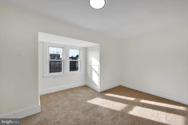 a view of empty room with window
