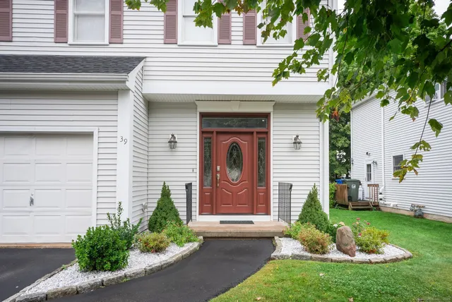 $425,000 | 39 Pepper Bush Lane, Newington, CT 06111