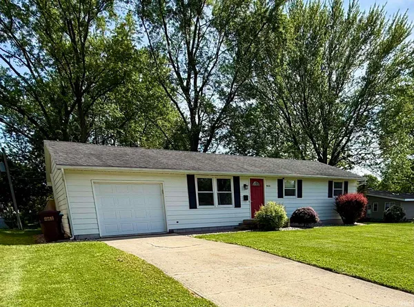 $189,900 | 904 Carlin Place, Angola, IN 46703