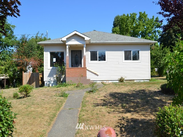 512 Sheridan Road Bremerton, WA 98310 - Photo 1 of 17