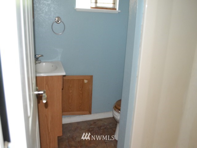 512 Sheridan Road Bremerton, WA 98310 - Photo 14 of 17
