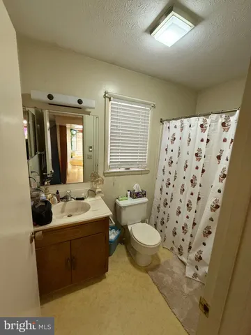 $350,000 | 40 Touchdown Alley, Berkeley Springs, WV 25411