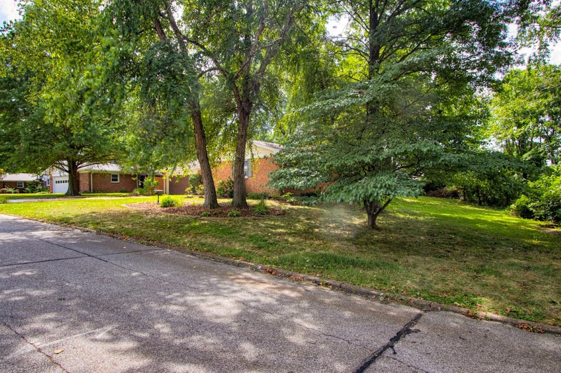 308 Hanover Road Evansville, IN 47710 - Photo 3 of 33 Gallery Image 3