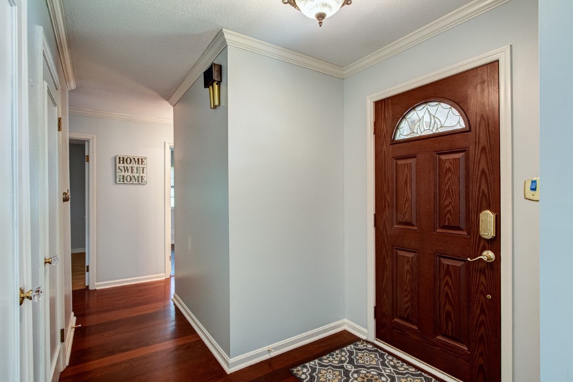 308 Hanover Road Evansville, IN 47710 - Photo 5 of 33 Gallery Image 5