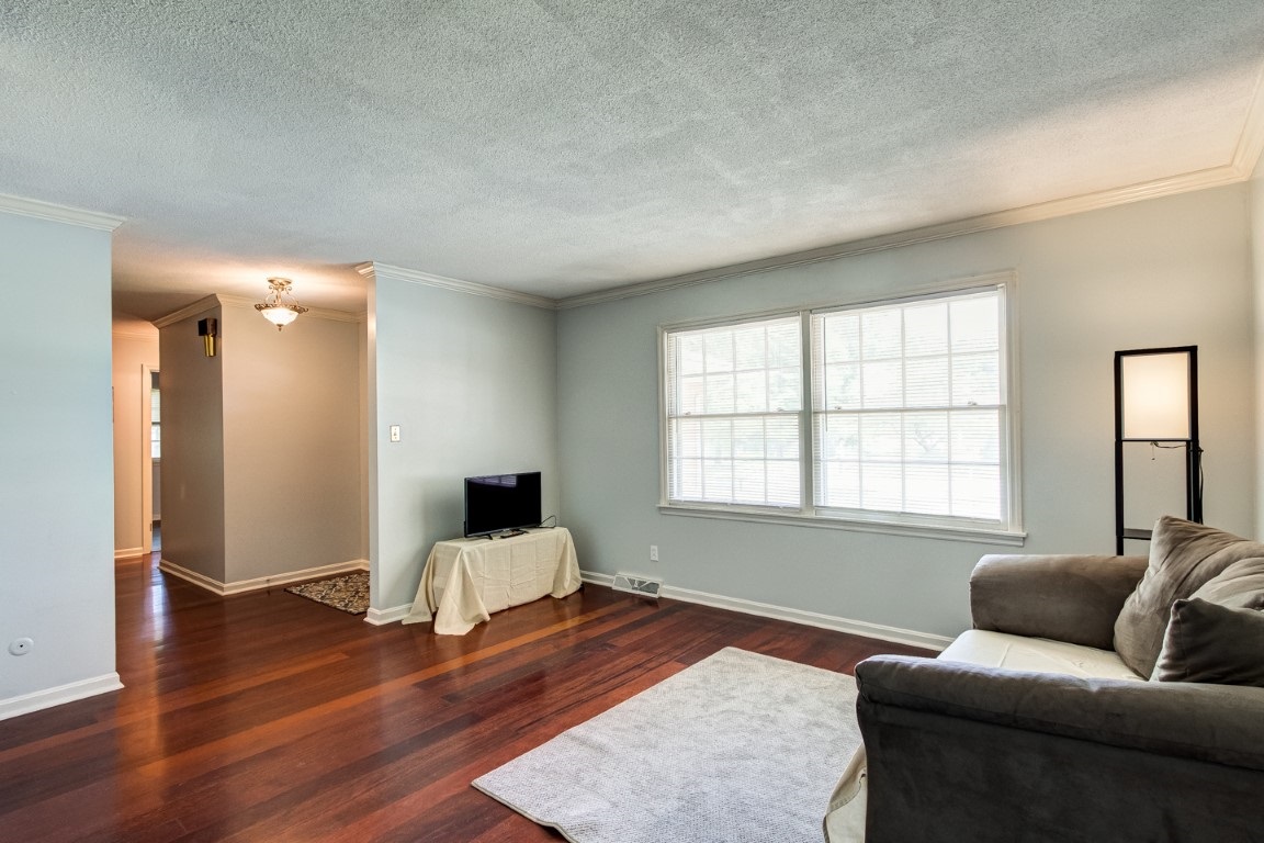 308 Hanover Road Evansville, IN 47710 - Photo 7 of 33 Gallery Image 7