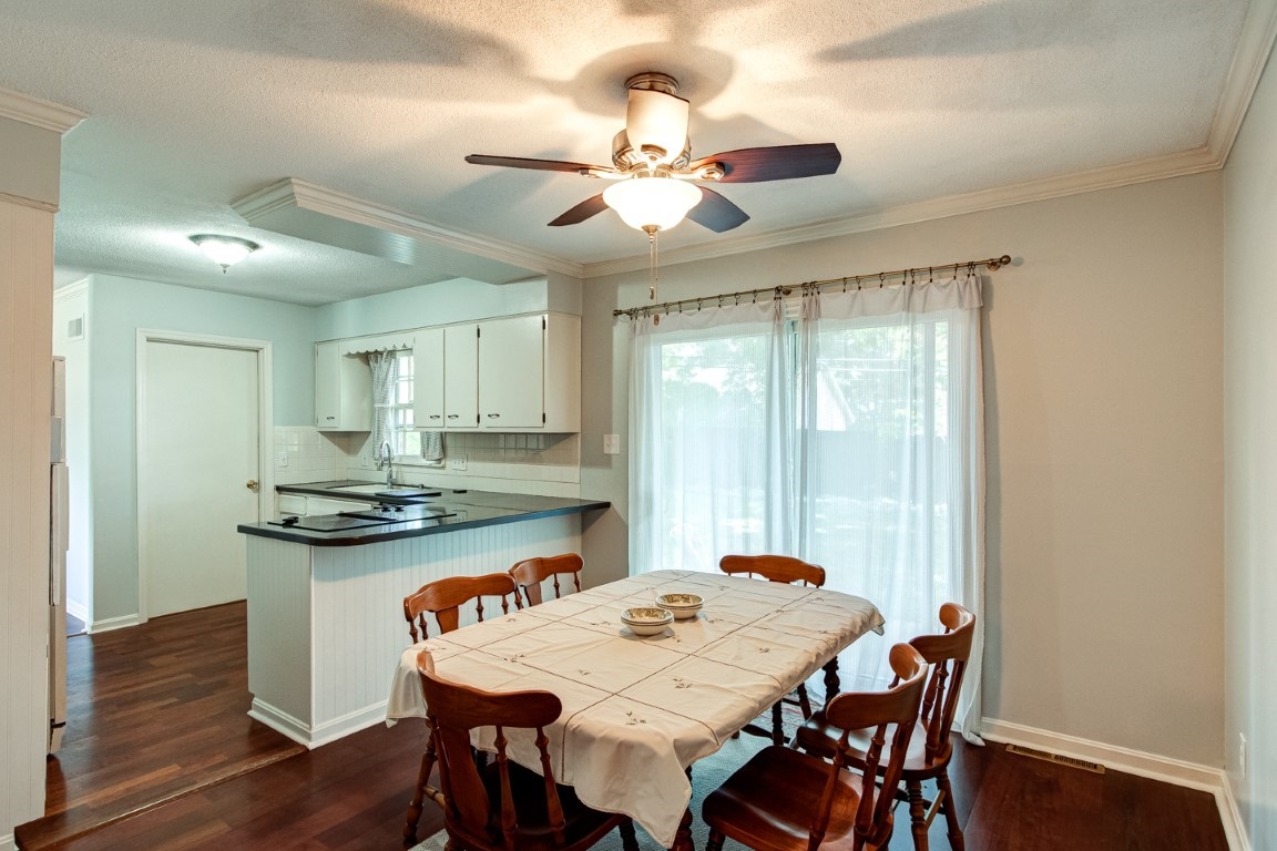 308 Hanover Road Evansville, IN 47710 - Photo 8 of 33 Gallery Image 8