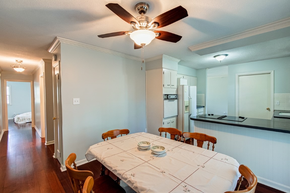 308 Hanover Road Evansville, IN 47710 - Photo 9 of 33 Gallery Image 9