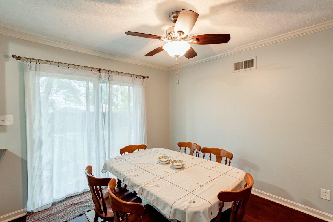 308 Hanover Road Evansville, IN 47710 - Photo 10 of 33 Gallery Image 10