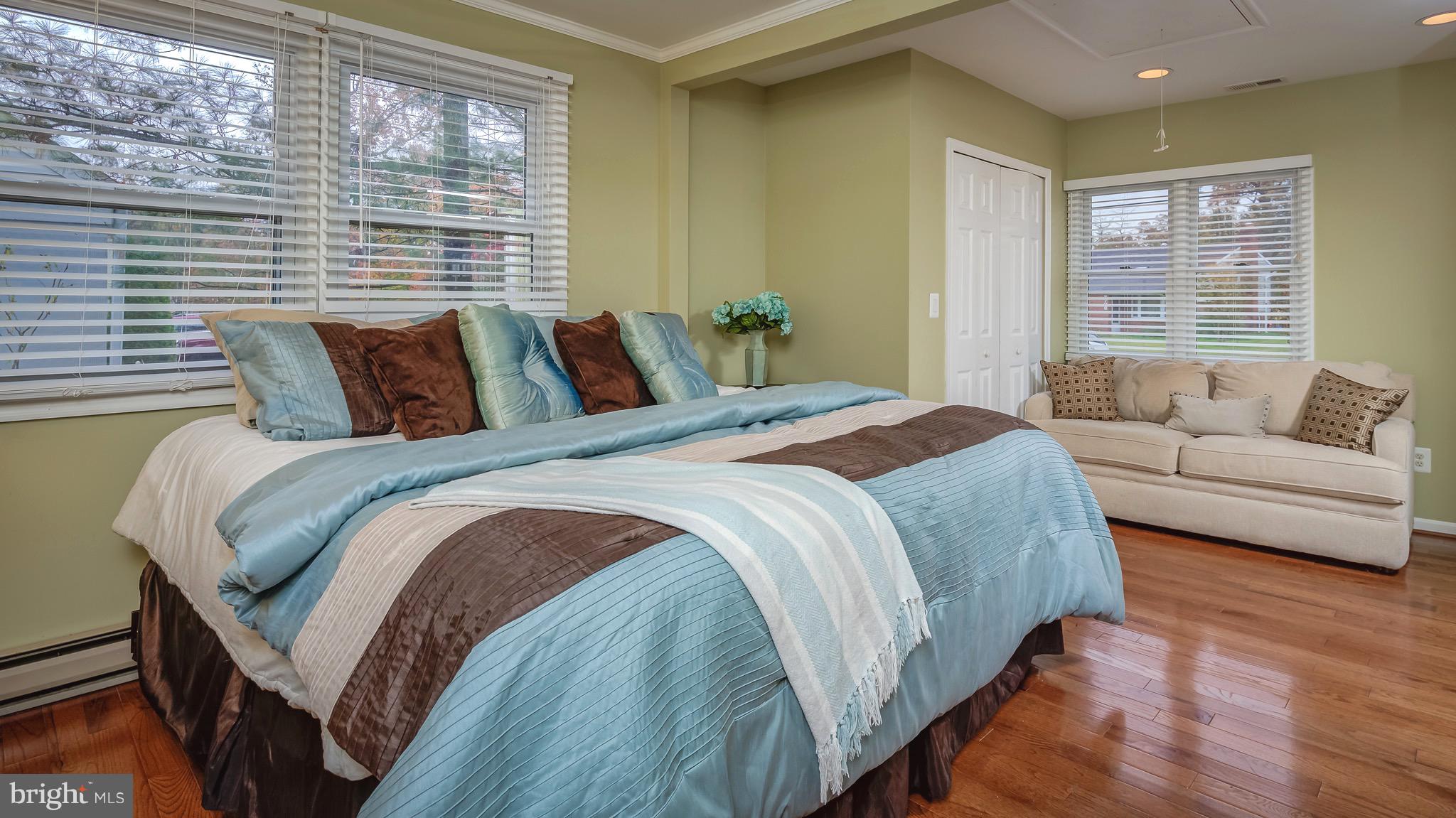 2711 Jennings Road Kensington, MD 20895 - Photo 16 of 28 Enough Space for a sitting area