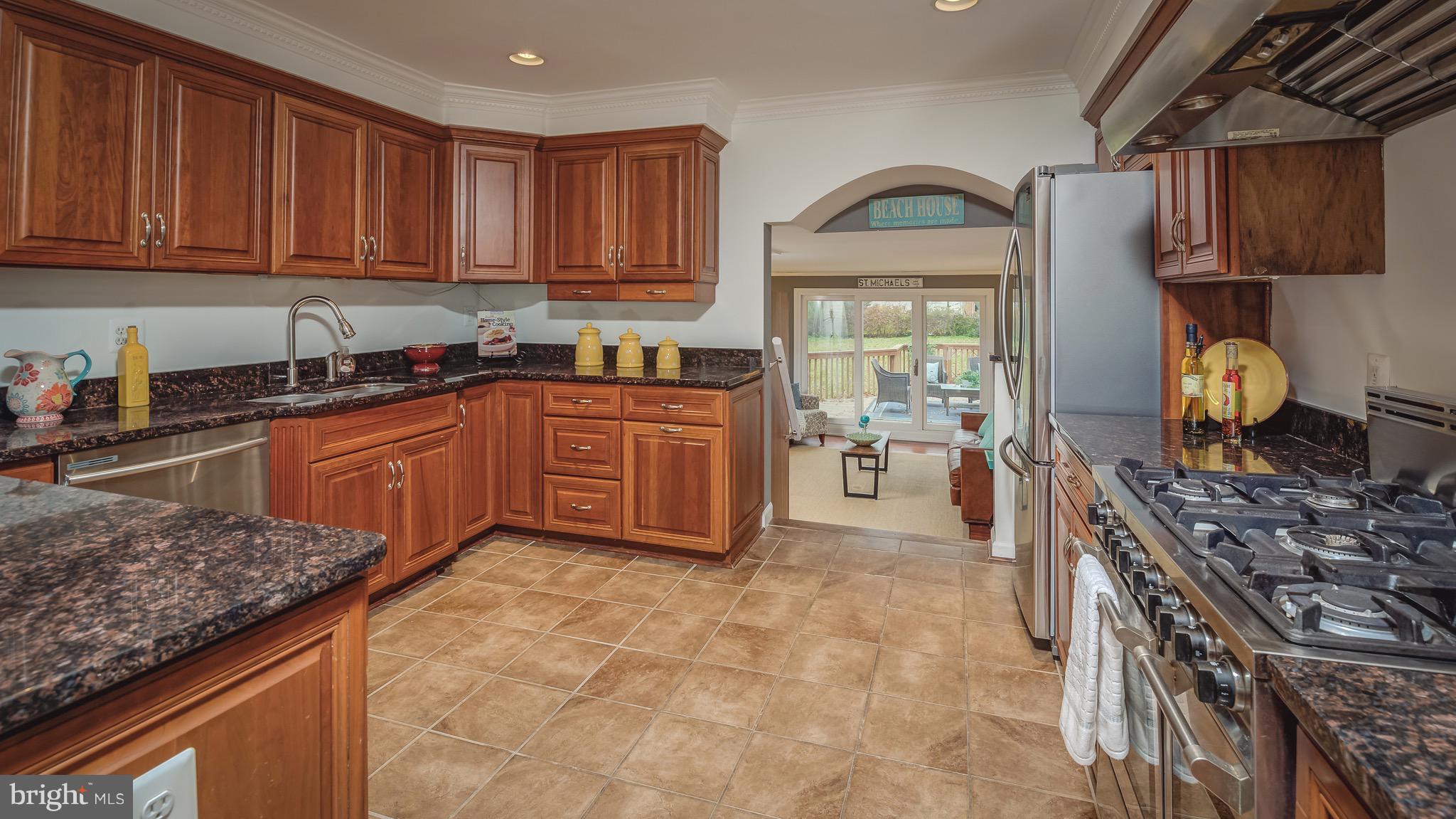 2711 Jennings Road Kensington, MD 20895 - Photo 7 of 28 Plenty of counter and cabinet space