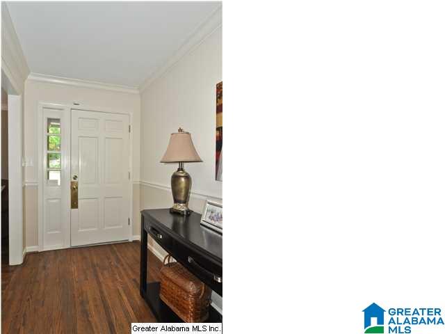 2728 Cherokee Road Mountain Brook, AL 35216 - Photo 3 of 32