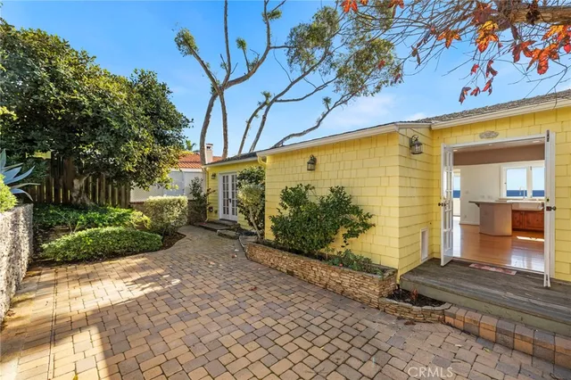 $7,995 | 31322 Monterey Street, Laguna Beach, CA 92651