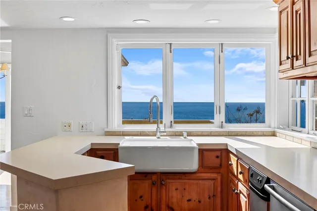 $7,995 | 31322 Monterey Street, Laguna Beach, CA 92651