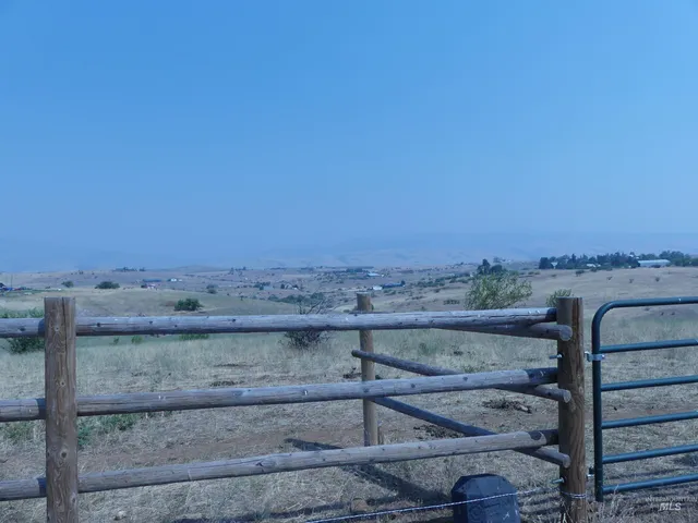 $650,000 | 2193 Apple Lane, Mesa, ID 83643