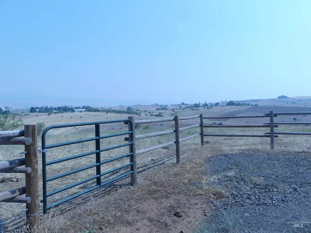 $650,000 | 2193 Apple Lane, Mesa, ID 83643