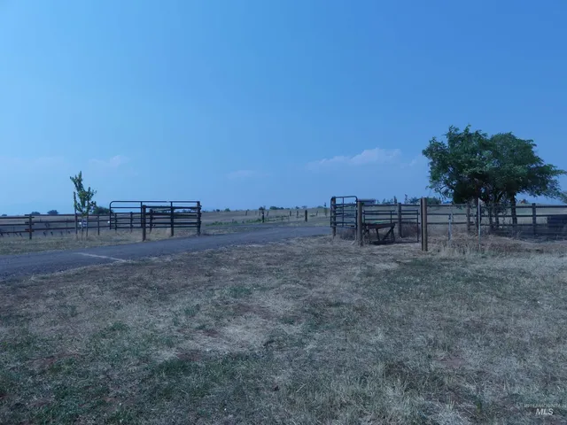 $650,000 | 2193 Apple Lane, Mesa, ID 83643