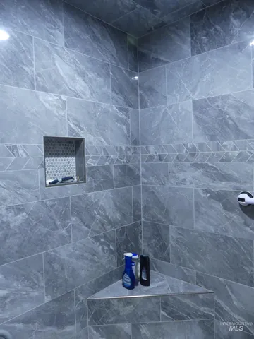 $650,000 | 2193 Apple Lane, Mesa, ID 83643