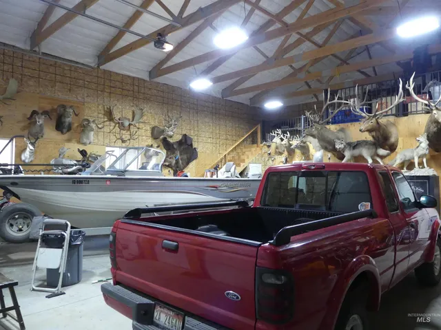 $650,000 | 2193 Apple Lane, Mesa, ID 83643