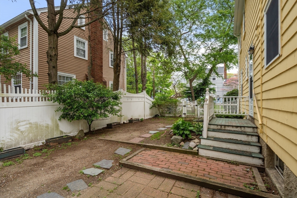 10 Magnolia Road Milton, MA 02186 - Photo 18 of 21