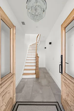 $3,700 | 2602 Palisade Avenue, Unit 2, Weehawken, NJ 07086