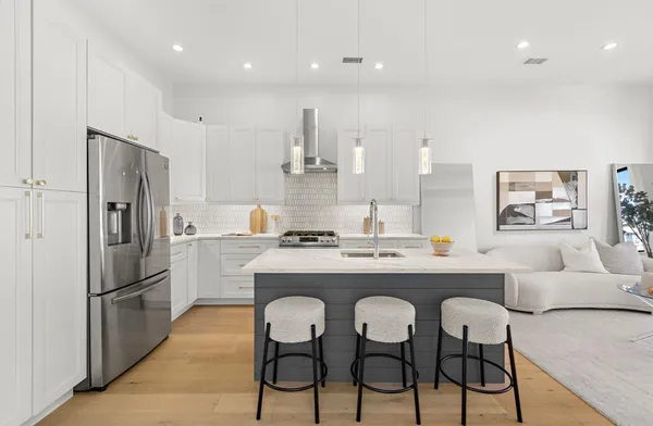 $3,700 | 2602 Palisade Avenue, Unit 2, Weehawken, NJ 07086