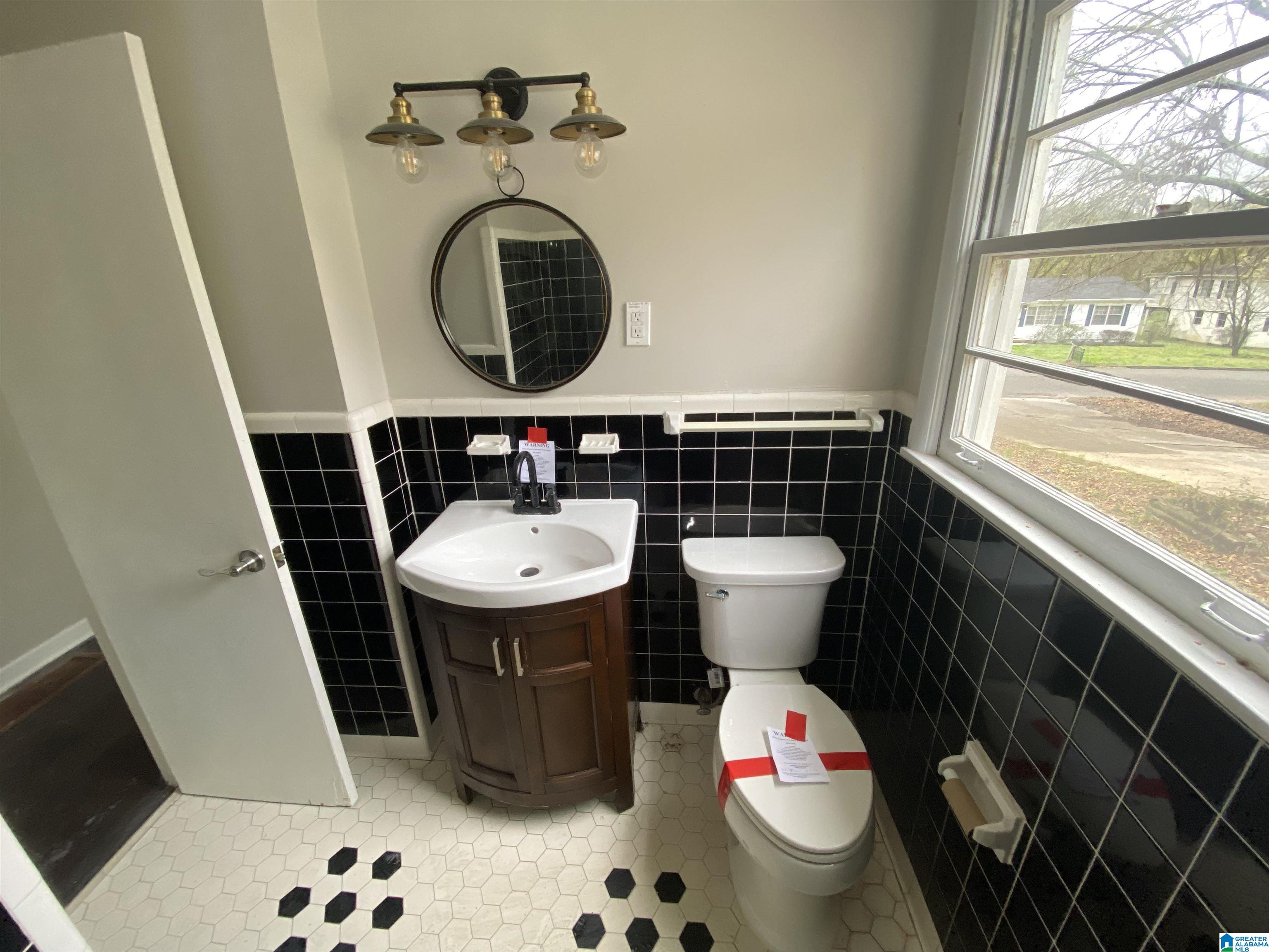 544 Camellia Road Birmingham, AL 35215 - Photo 8 of 38