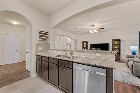 $325,000 | 6502 Wilshire Lakes, Houston, TX 77040