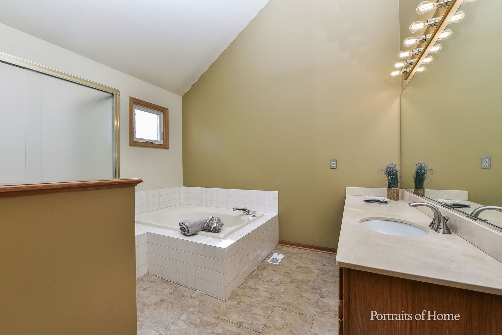 2961 Compton Road Aurora, IL 60504 - Photo 23 of 37 Gallery Image 23